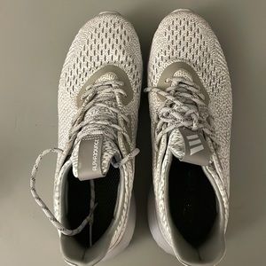 Adidas AlphaBounce